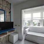 Tash Mekan Hotel