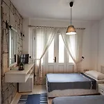 Tash Mekan Hotel 3*