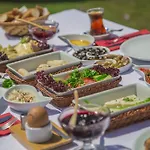 Tash Mekan Hotel