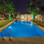 Hotel Tash Mekan 3*