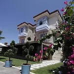 Hotel Tash Mekan