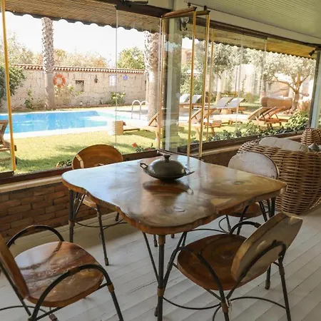 Tash Mekan 3* Alaçatı