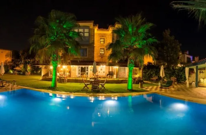 Tash Mekan 3* Alaçatı