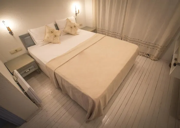 Tash Mekan Otel 3*
