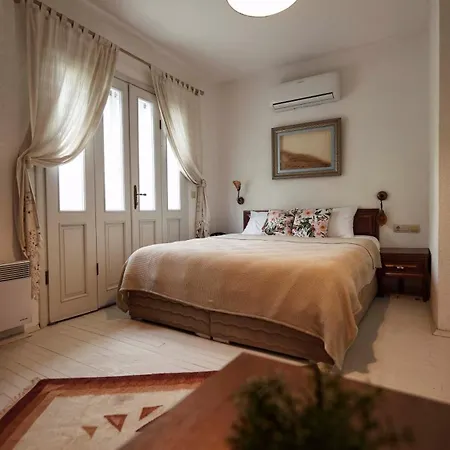 Tash Mekan אורחן