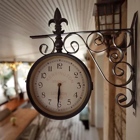 Tash Mekan אלאקאטי