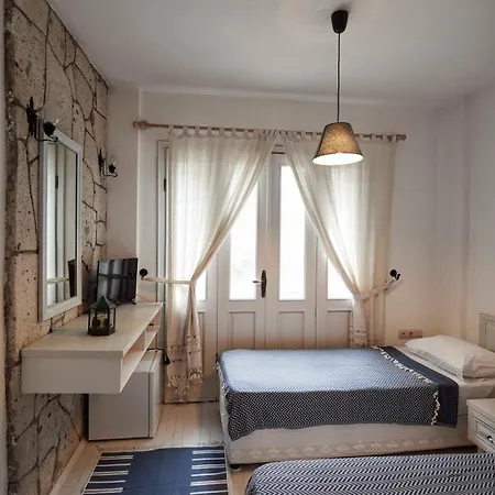 Tash Mekan אורחן 3*