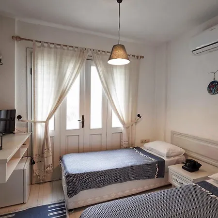 Tash Mekan אורחן 3*