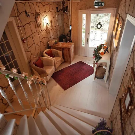 Tash Mekan אורחן אלאקאטי