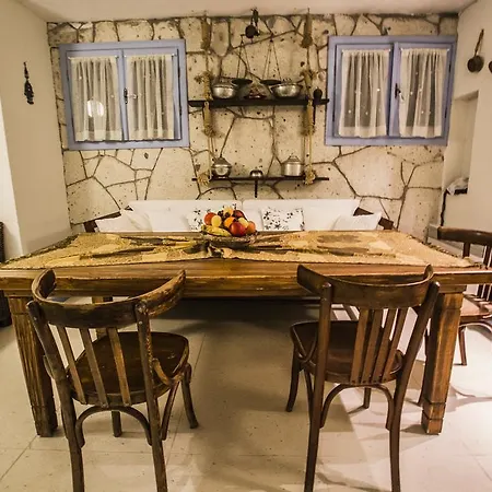 Tash Mekan מלון 3*