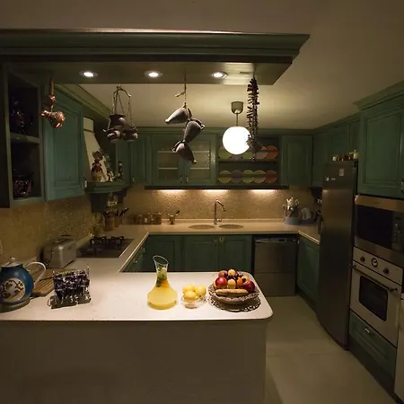 Tash Mekan אורחן 3*