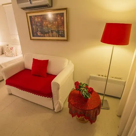 Tash Mekan אלאקאטי